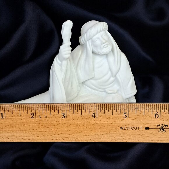 Avon Nativity Collectibles THE POOR MAN White Porcelain Bisque Figurine 1990 - Picture 4 of 14